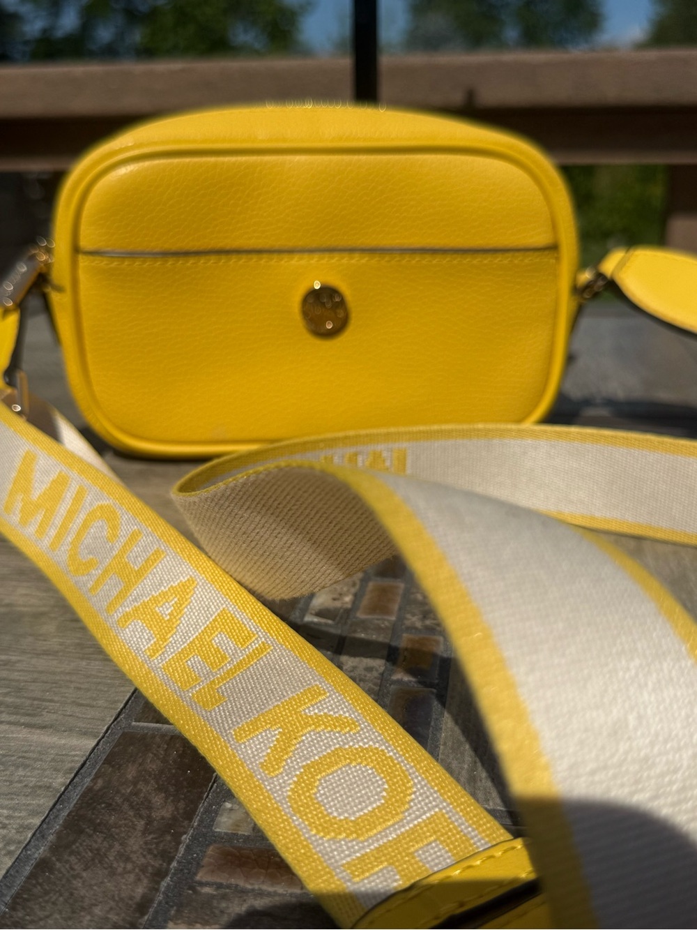 EUC Michael Kors Maisie Small 2-in-1 Camera Yellow Crossbody
Bag - Picture 4 of 15